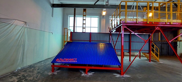 г. Верхняя Пышма. АО Уралэлектромедь открыла учебно-тренировочный полигон «Альпинист» для высотных работ г. Верхняя Пышма. АО Уралэлектромедь открыла учебно-тренировочный полигон «Альпинист» для высотных работ